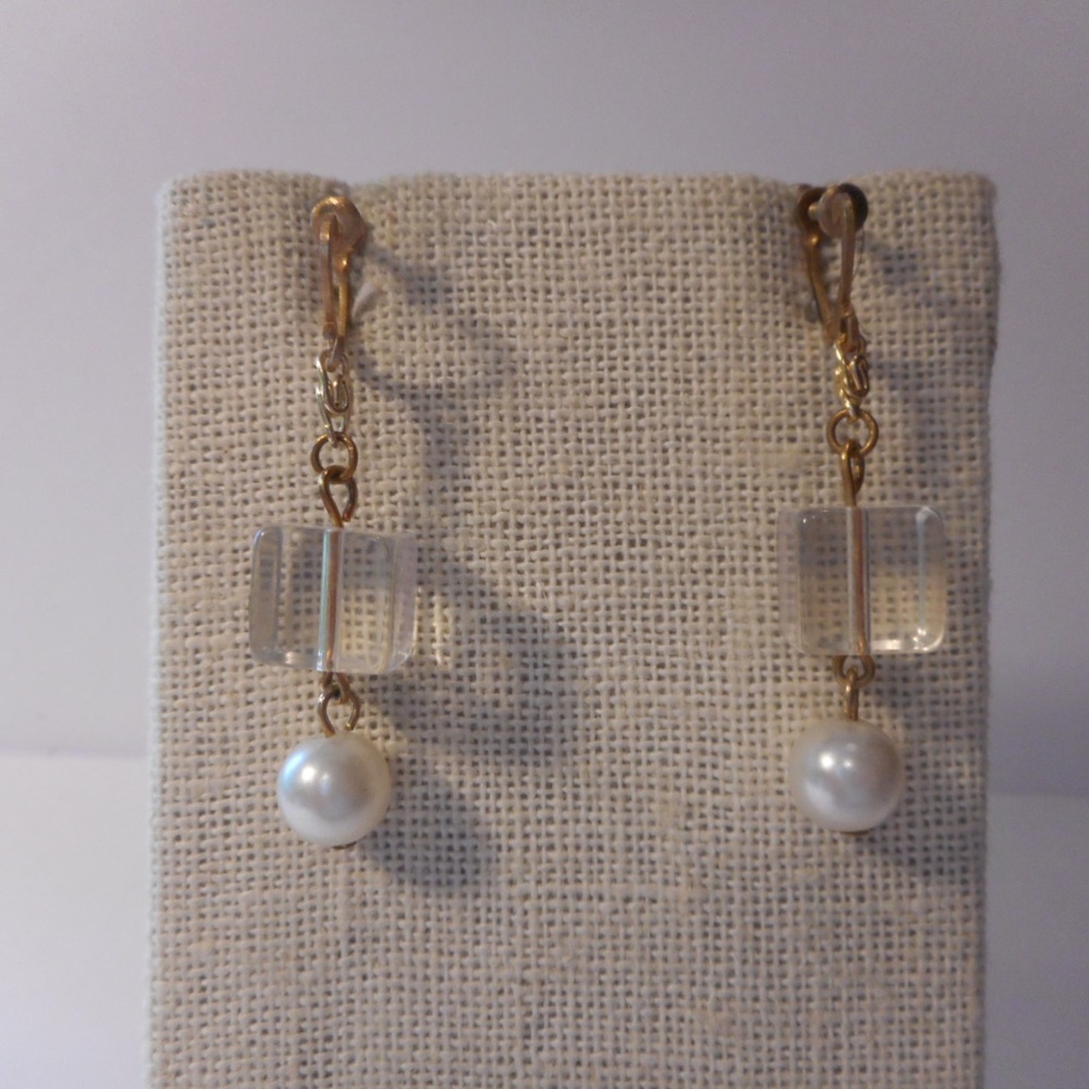 Mod Style Clear Cube Pearl Dangle Screw Back Earrings Vintage